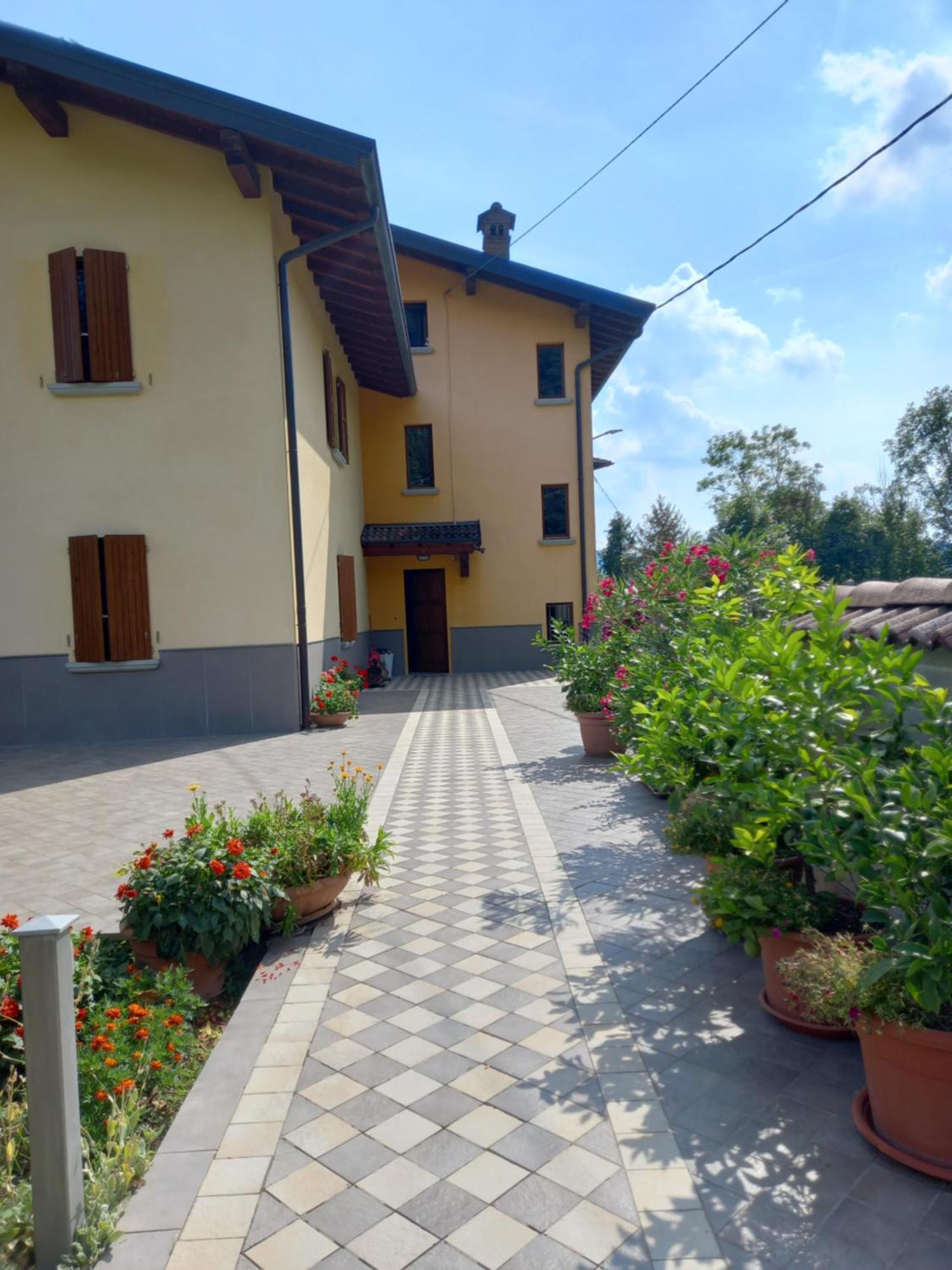 Casa Vacanze Tania Somendenna Esterno foto